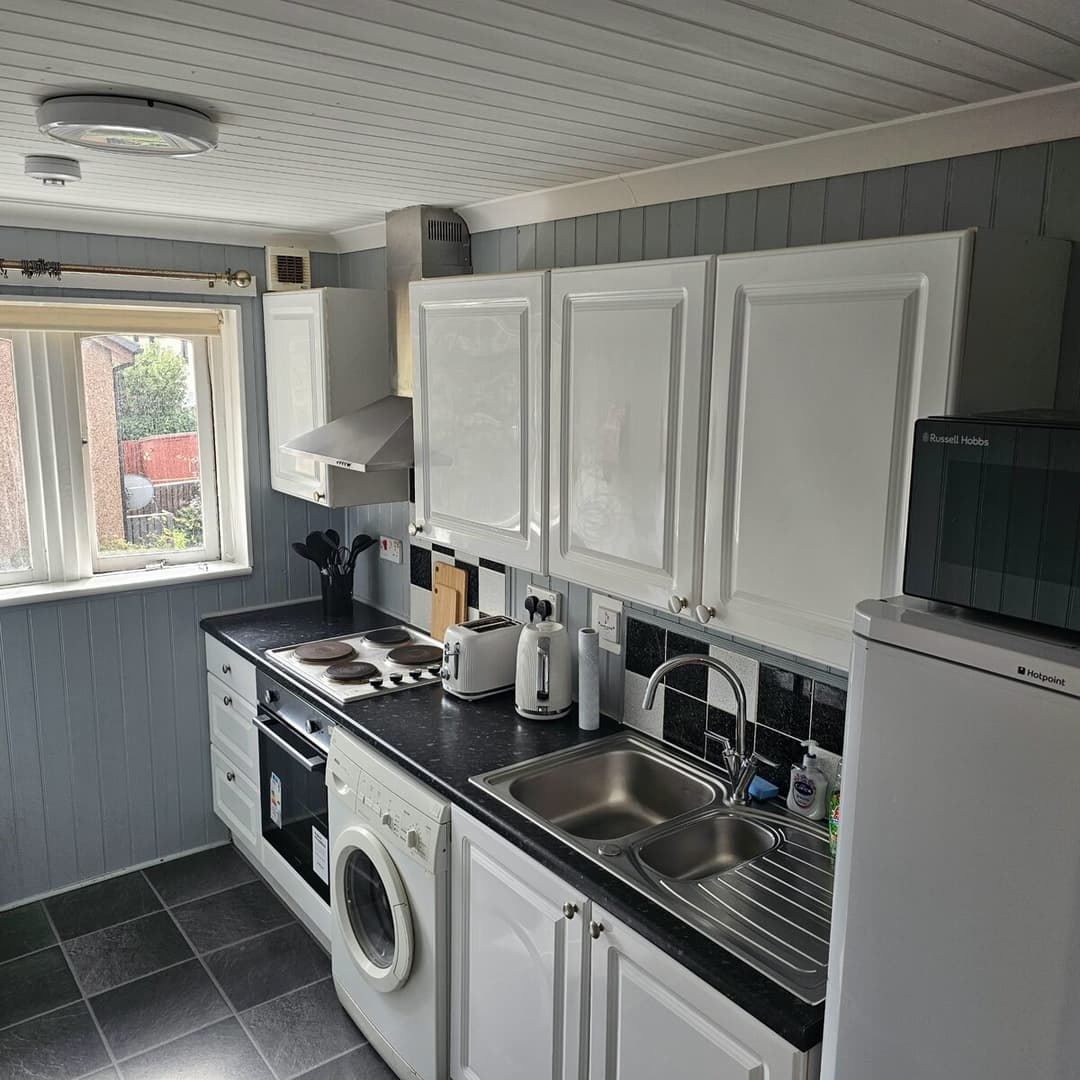 1 Bed - Cosy Edinburgh Flat Nr Royal Infirmary  - View 21