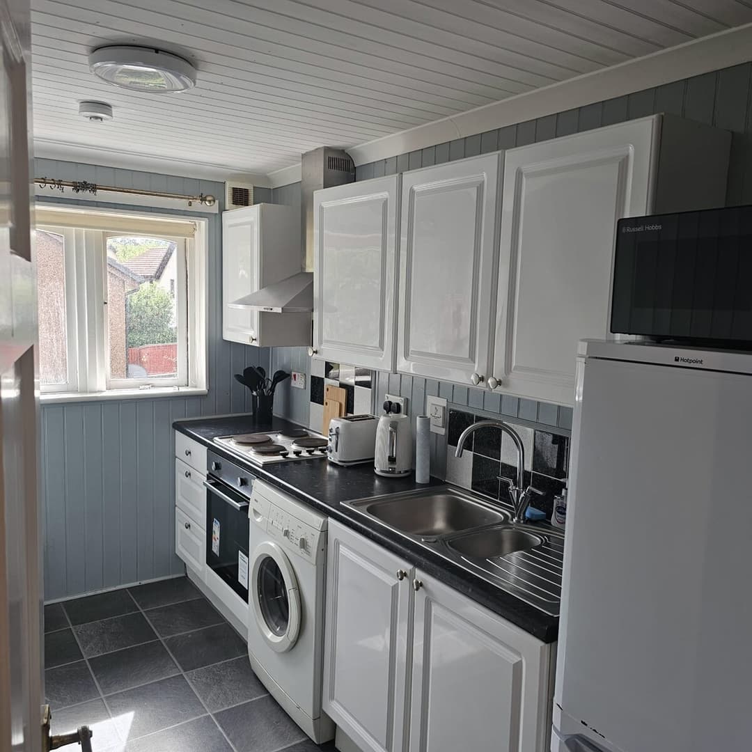 1 Bed - Cosy Edinburgh Flat Nr Royal Infirmary  - View 22