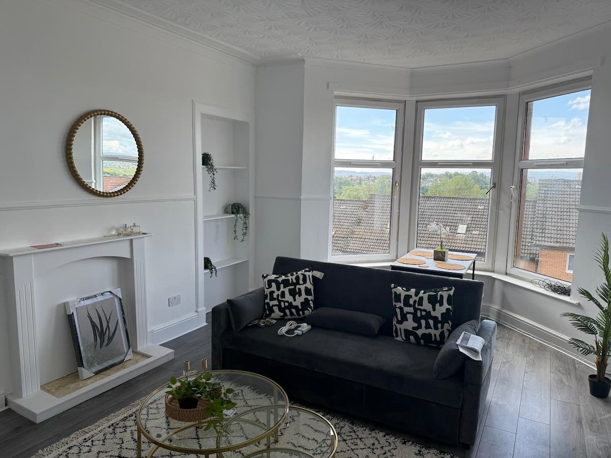 3br Flat • Near Maryhill / Glasgow West End