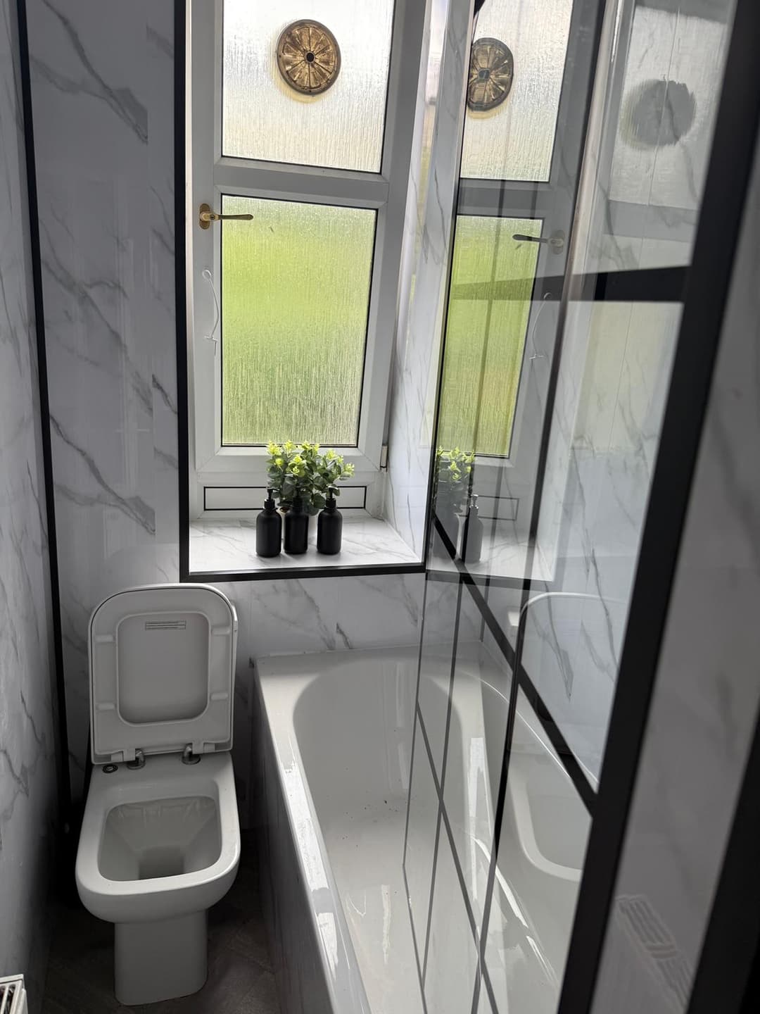 3br Flat • Near Maryhill / Glasgow West End - View 6