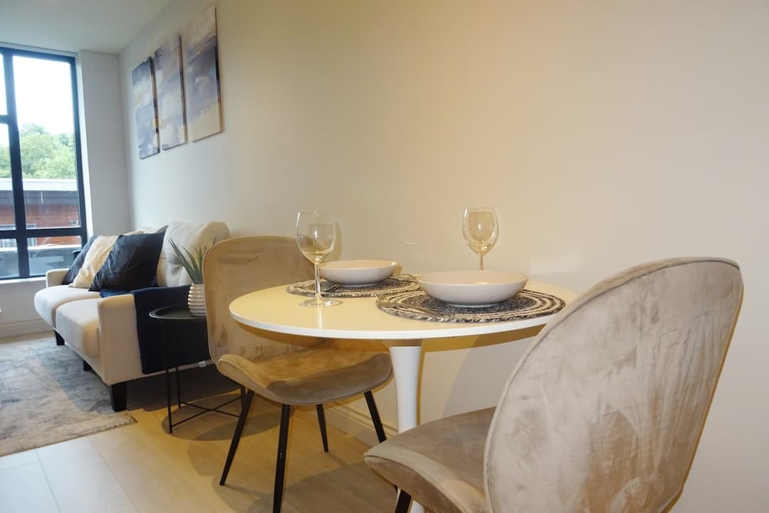 Modern Flat - Leeds City Centre  - View 13