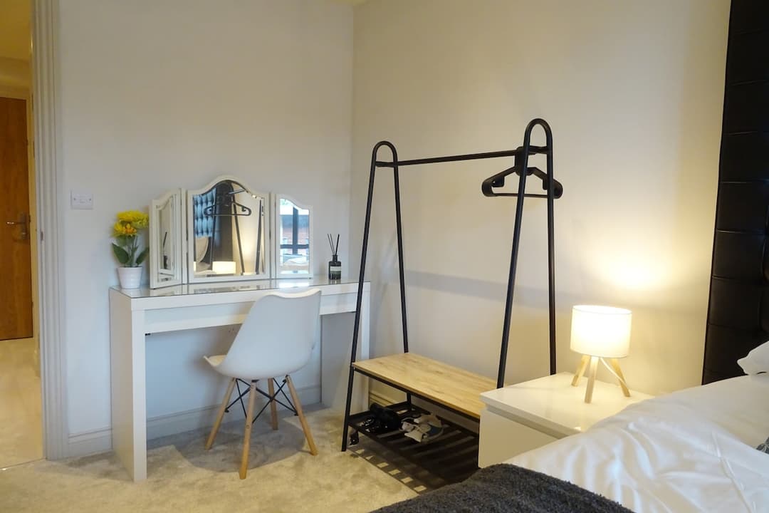 Modern Flat - Leeds City Centre  - View 16