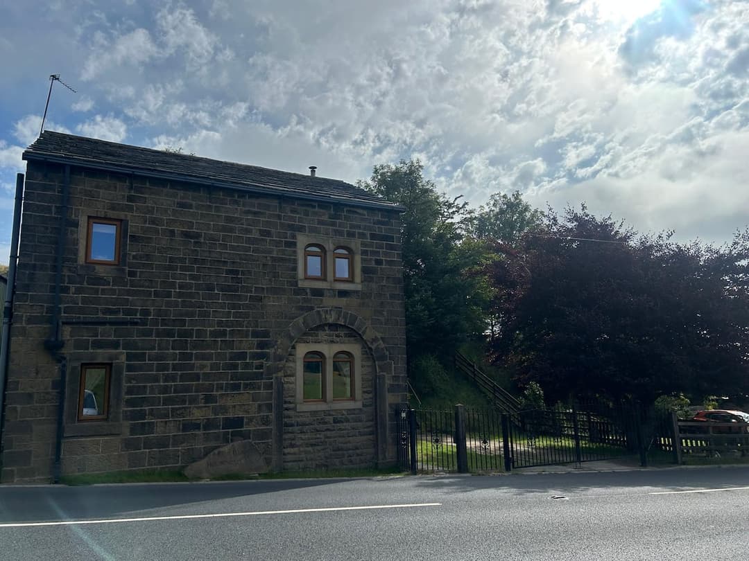2 Bedroom Barn , Todmorden  West Yorkshire  - View 1