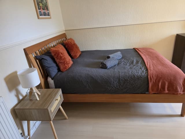 3bed House Nr Edinburgh Airport - Sleeps 6 - View 2