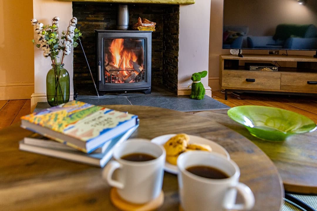 Charming Home for 10 | Perfect for Work & Leisure - View 7