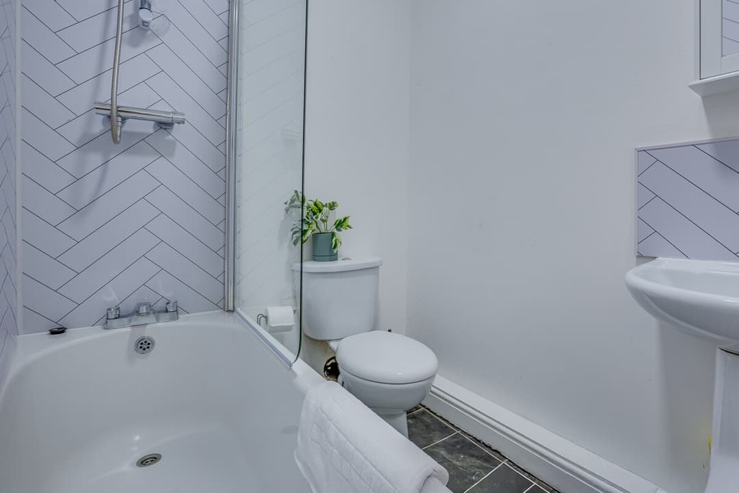 Flat - Fast WiFi, Parking, Netflix, Coffee maker - View 10
