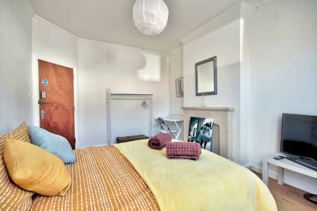Central 5 Bedroom House, Comfortable, Homely And Spacious. - View 11