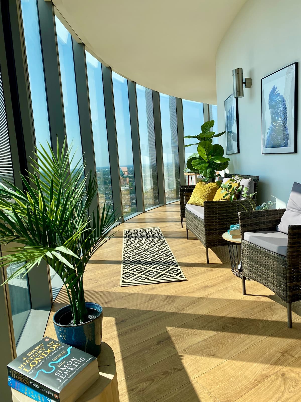 Skyline Views, Boutique Flat, West London