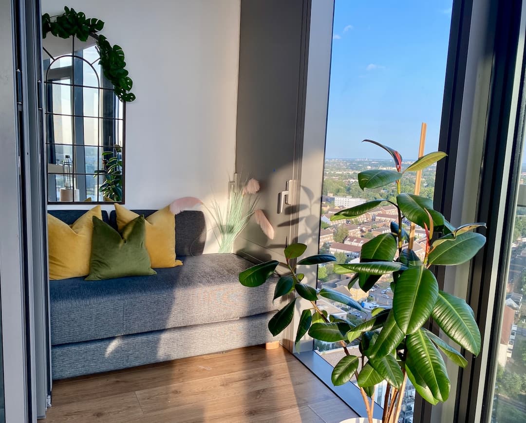 Skyline Views, Boutique Flat, West London - View 32