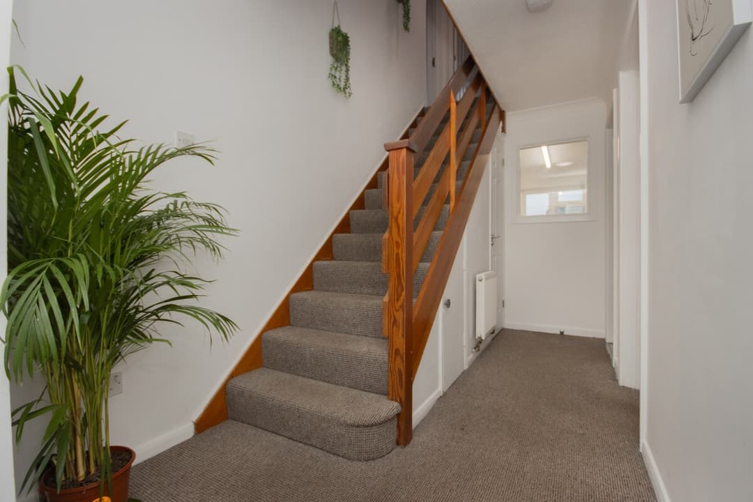 Contractors | 6-Bedrooms| Parking|Garden - View 15