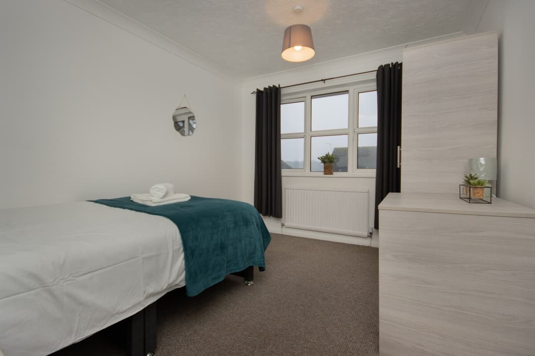 Contractors | 6-Bedrooms| Parking|Garden - View 16