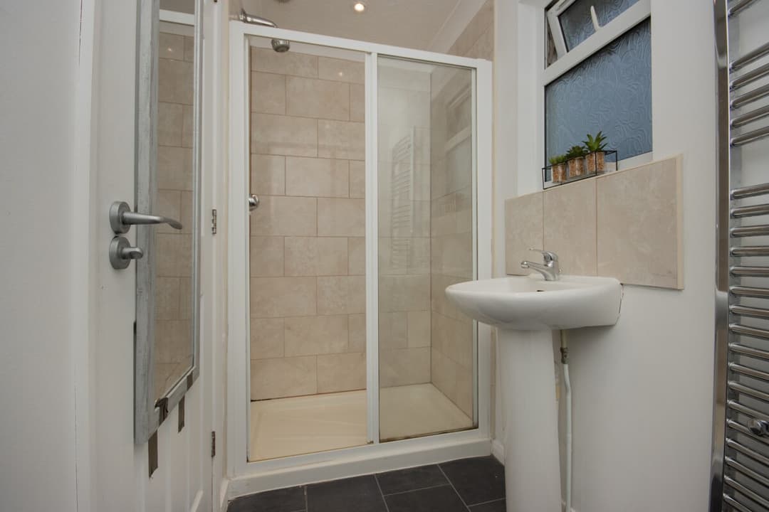 Contractors | 6-Bedrooms| Parking|Garden - View 23