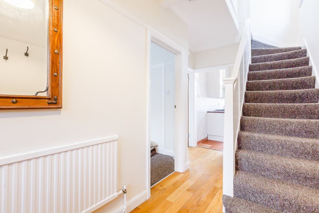 Lovely 4 Bed Wimbledon + parking - View 6