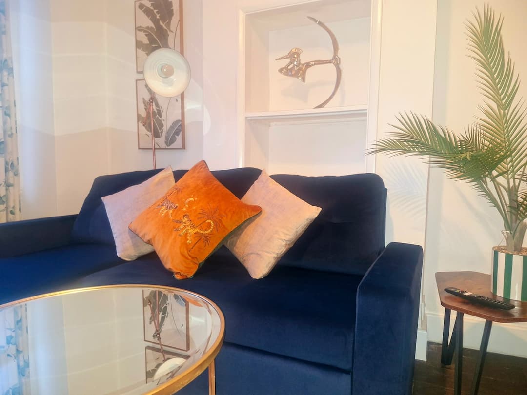 Lovely 3 Bed Wimbledon + Garden - View 7