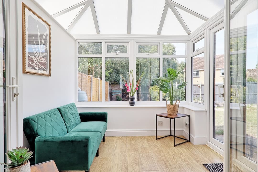 Big Discounts | 3 Bed | Parking | Garden - View 15