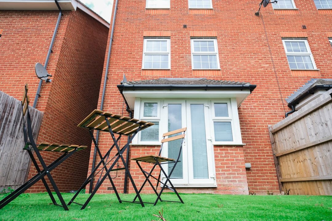 4 Bed Townhouse Rochester W/ Parking - View 9