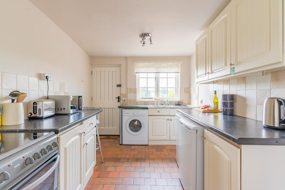 2 Bedroom Cottage By Alton Towers - View 8
