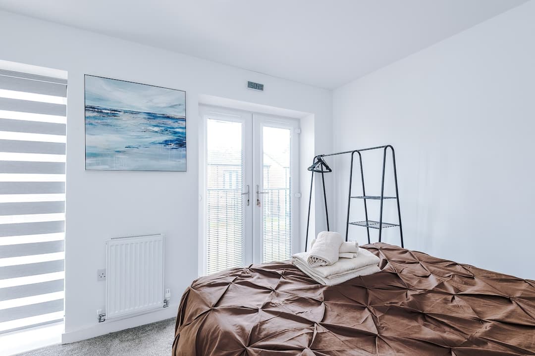 2br Getaway In Salford W/ Wifi, Ps5, Parking - View 10