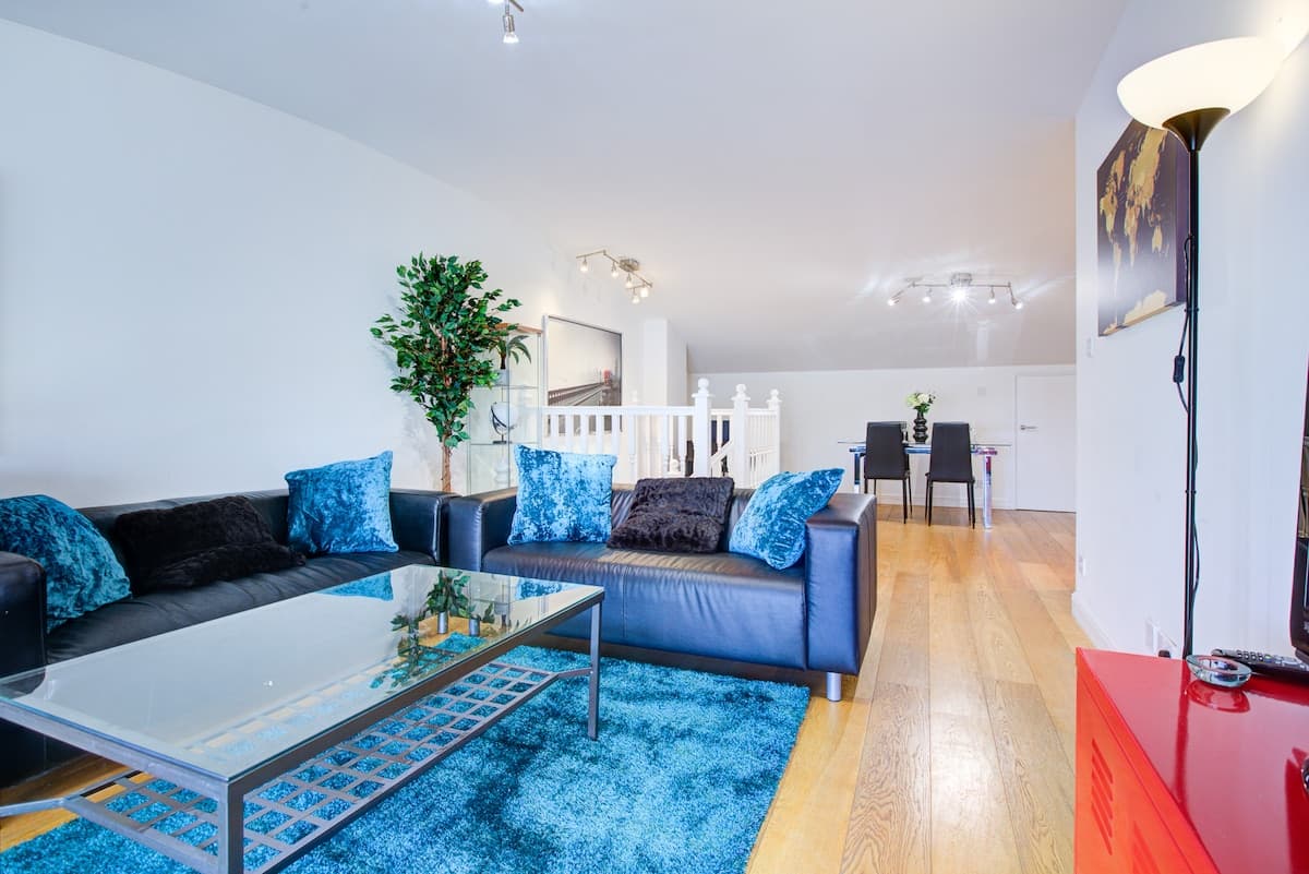 Thames View - 3 Bedroom Apt - 