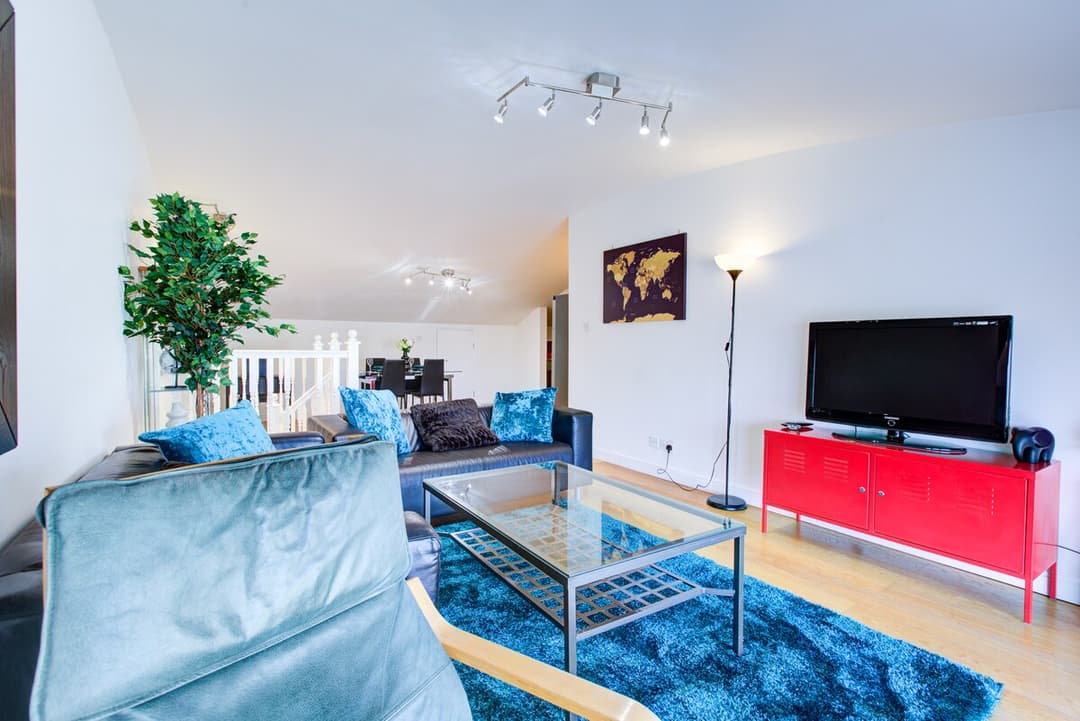 Thames View - 3 Bedroom Apt -  - View 4