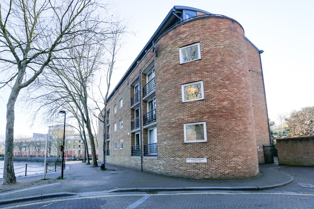Thames View - 3 Bedroom Apt -  - View 7