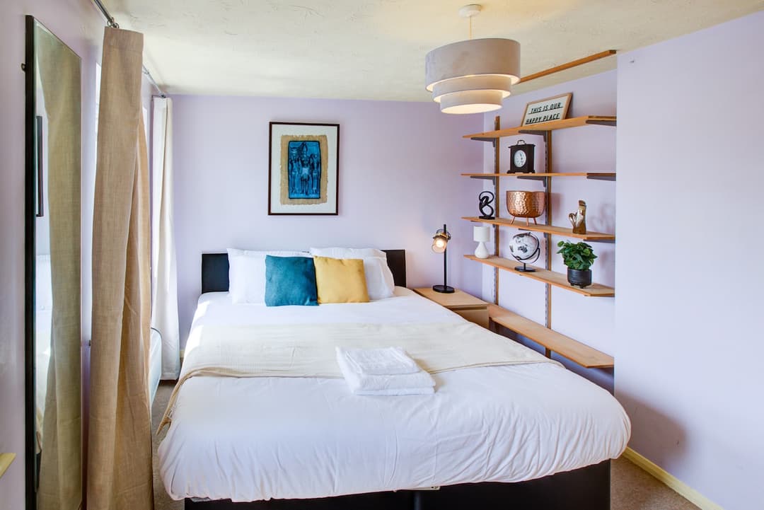 Dalton Plaza - 2 Bedroom Apartment In London - View 6