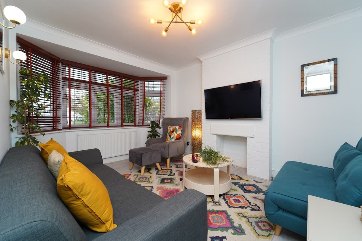 3BR |Parking|Wifi|Garden|Cot|Pets|EV