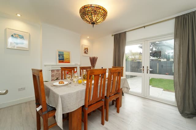 3BR |Parking|Wifi|Garden|Cot|Pets|EV - View 3