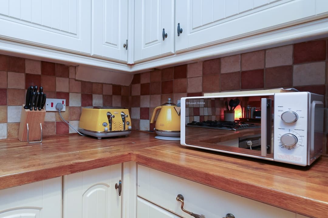3BR |Parking|Wifi|Garden|Cot|Pets|EV - View 10