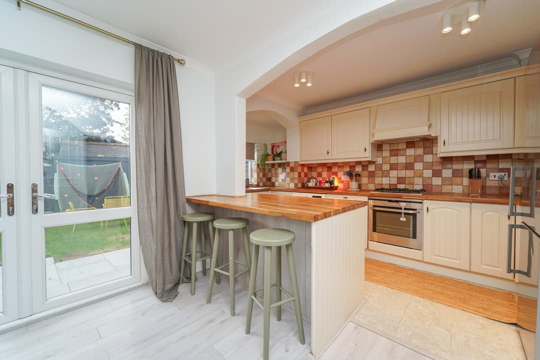 3BR |Parking|Wifi|Garden|Cot|Pets|EV - View 11