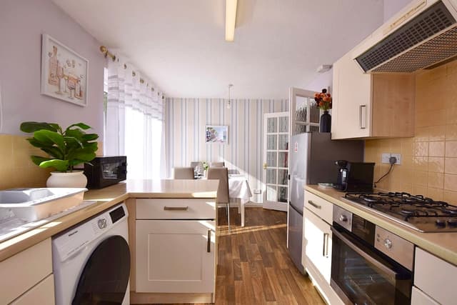 Colchester Home With Garden • Parking • Contractors - View 2