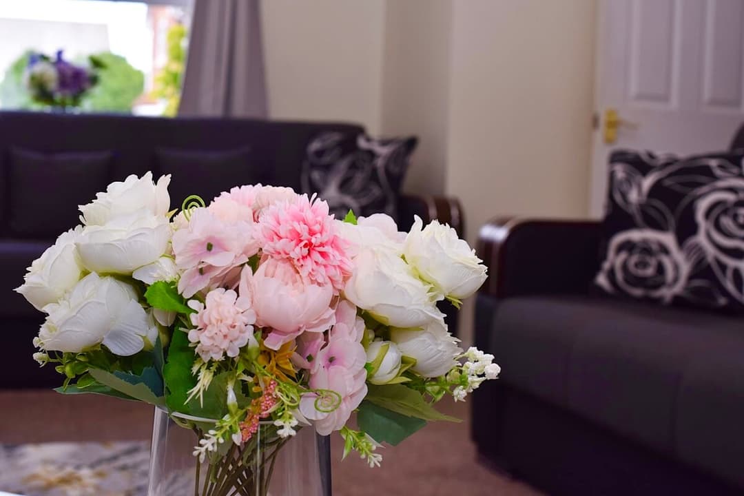 Colchester Home With Garden • Parking • Contractors - View 10