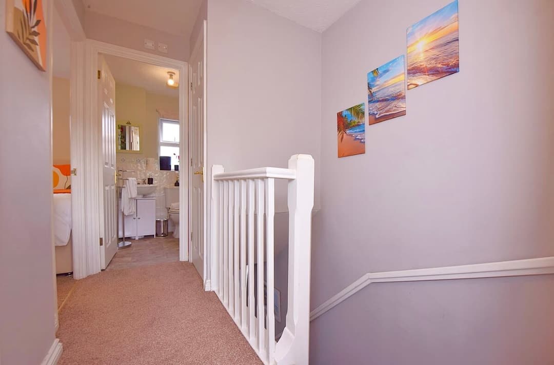Colchester Home With Garden • Parking • Contractors - View 13