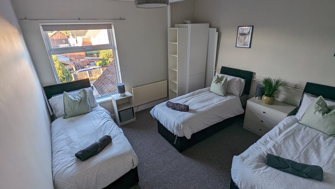 Alf's Terrace - Near J30/31 M1 & Van Dyk's - View 3