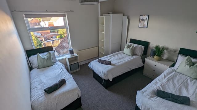 Alf's Terrace - Near J30/31 M1 & Van Dyk's - View 2