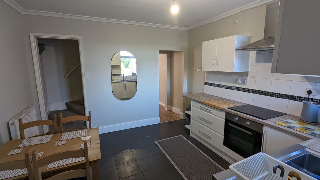 Alf's Terrace - Near J30/31 M1 & Van Dyk's - View 6