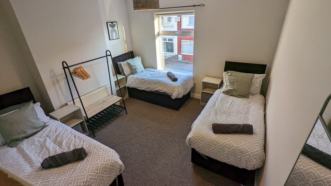 Alf's Terrace - Near J30/31 M1 & Van Dyk's - View 1