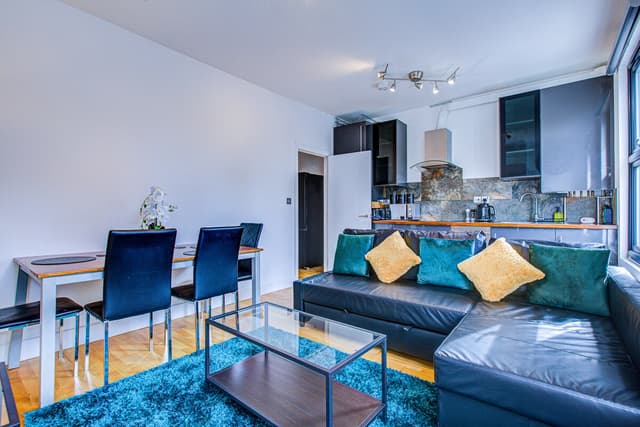  2 Bedroom Apartment In Peckham - View 1
