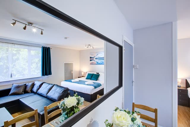 Studio Apartment In Walworth -   - View 3