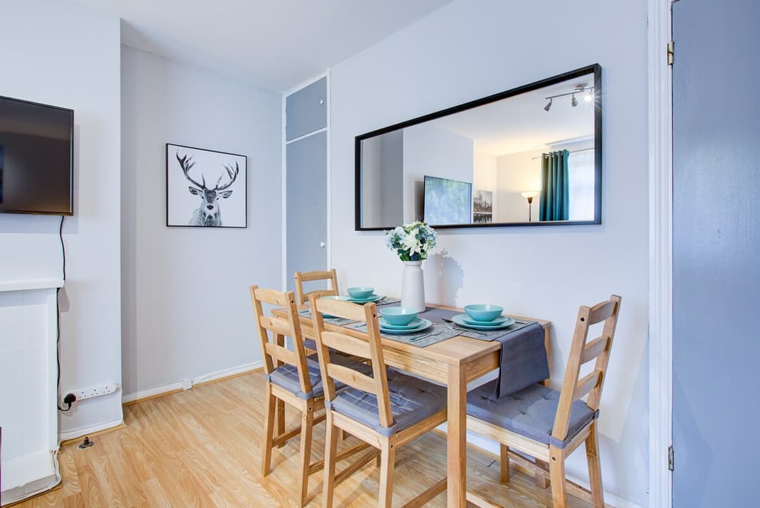 Studio Apartment In Walworth -   - View 6