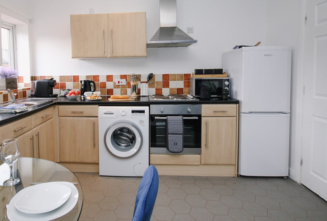 Inviting 2-Bed apartment - Perfect for Contractors - View 5