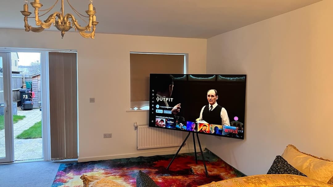 New Luxurious 3 Bed House with Multiple Parking - View 1