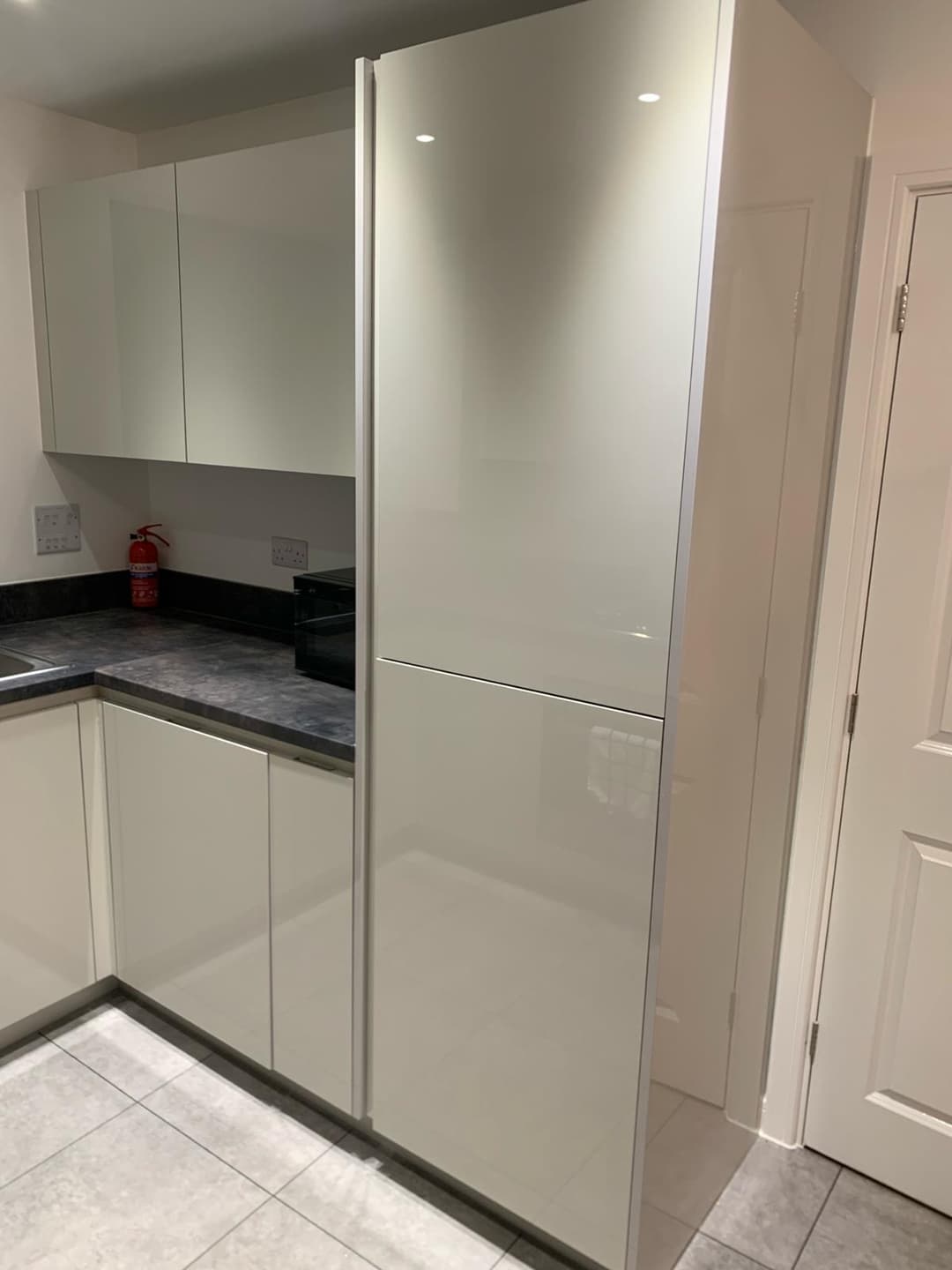 New Luxurious 3 Bed House with Multiple Parking - View 8