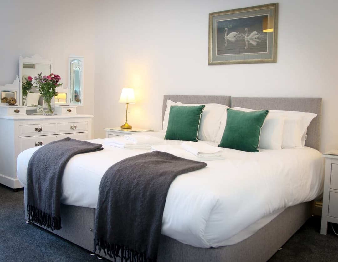 Newly Refurbished 2-Bed - Patio, Netflix & Wi-Fi - View 1