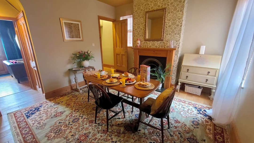 2 Bed Cottage Cannock - View 2