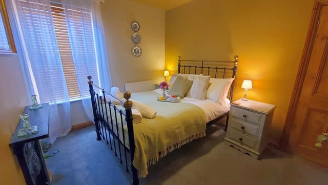 2 Bed Cottage Cannock - View 2