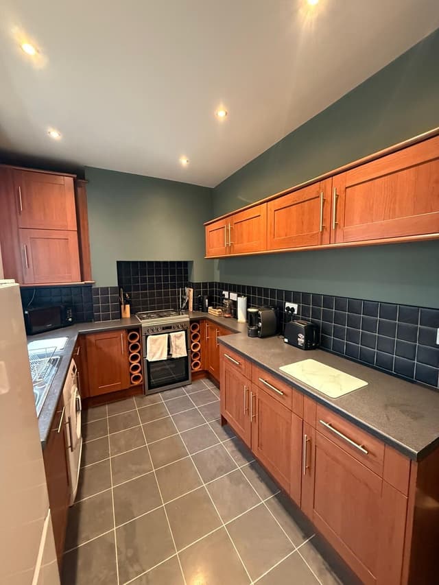 2 Bed Cottage Cannock - View 4