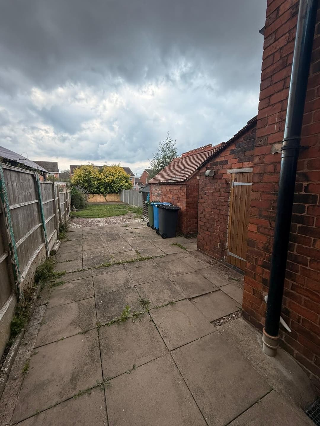 2 Bed Cottage Cannock - View 6