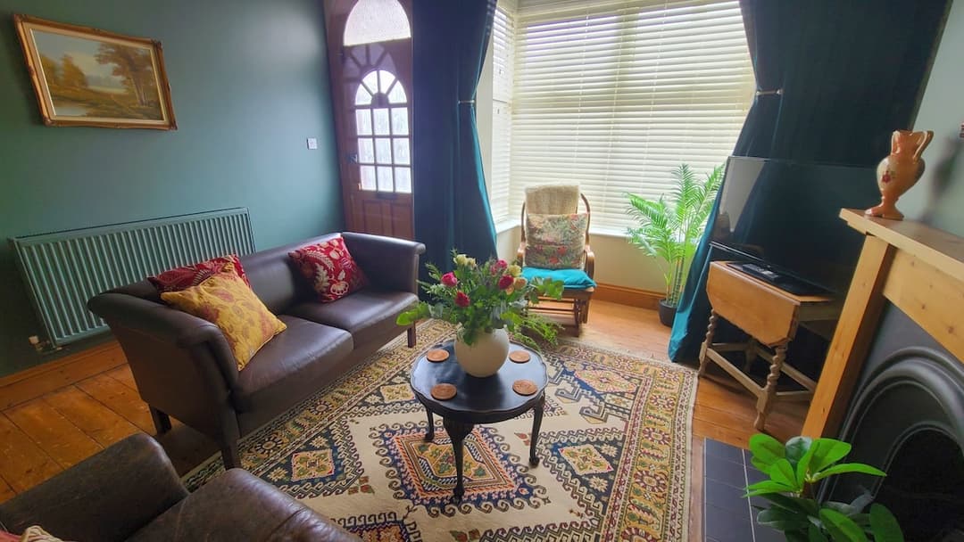 2 Bed Cottage Cannock - View 8