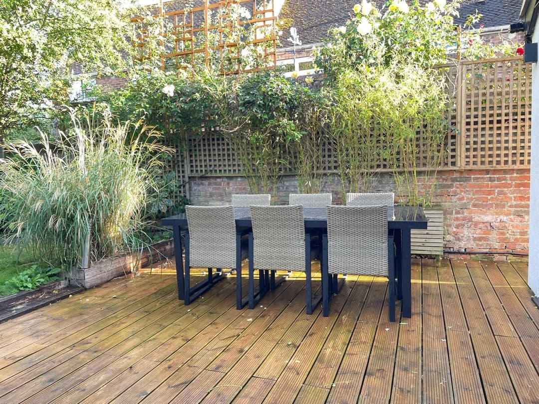Spacious 4 Bedroom House by Oxford Train Station - View 10